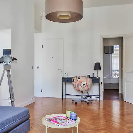 Guest Trotter - Saint Philippe Du Roule Apartment Paris